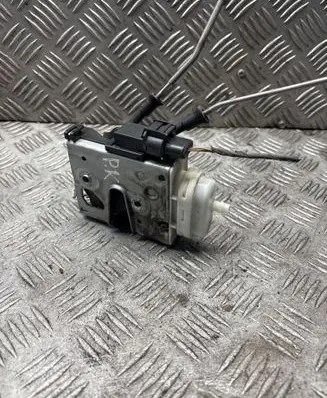 Audi A4 S4 B5 8D Front door lock 8D1837015F