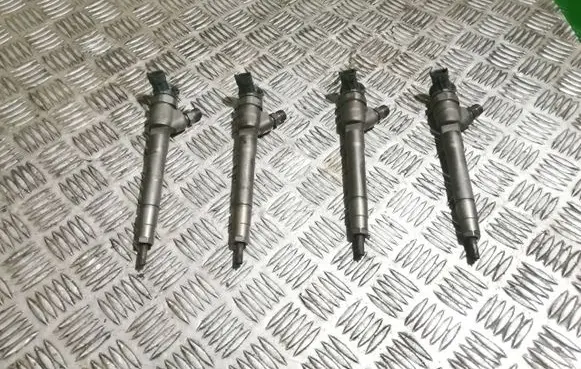 Nissan Qashqai Fuel injector 0445110414