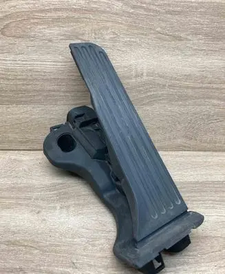 Volkswagen PASSAT B6 Accelerator throttle pedal 1K1723503L 6PV008600