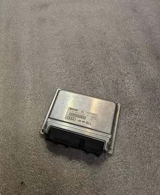 Audi A8 S8 D2 4D Engine control unit/module 0261204235 4D0907551C