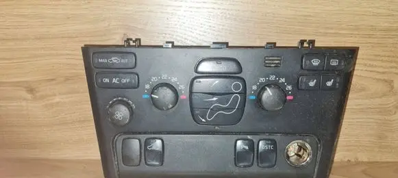 Volvo XC90 Climate control unit 8682734