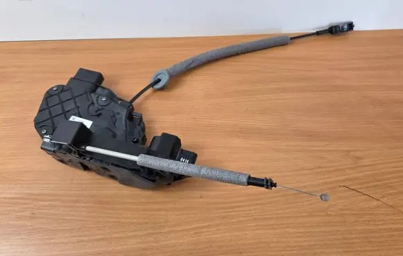 Volvo XC60 Rear door lock 31253922 986924106 A048317
