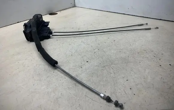 Nissan Tiida C11 Rear door lock