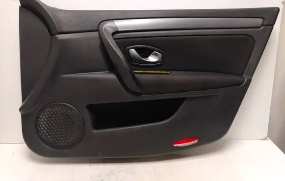 Renault Laguna III Front door card panel trim 809000399R 4320019 FM67977J