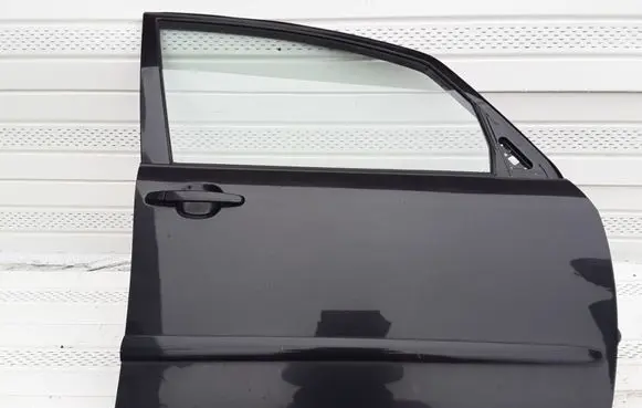 Toyota Corolla Verso E121 Front door