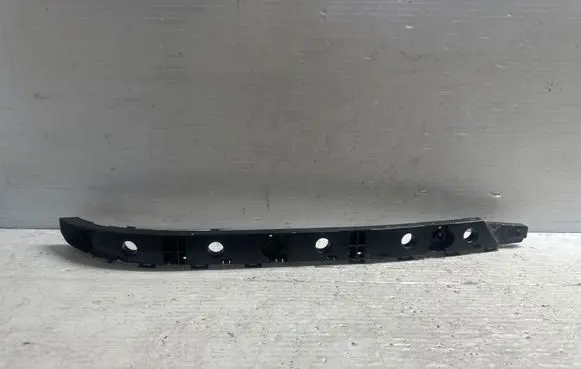 Rear bumper mounting bracket