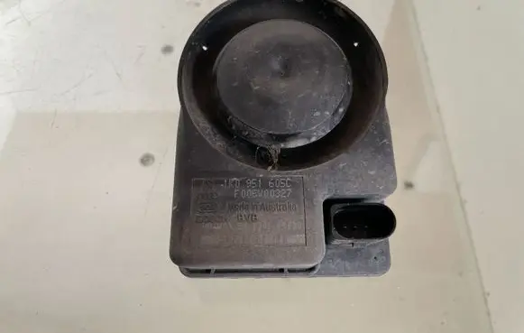Volkswagen Golf Plus Alarm system siren 1K0951605C F005V00327