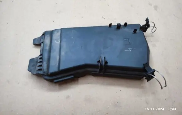 Mercedes-Benz E W212 Fuse box cover A2125400082