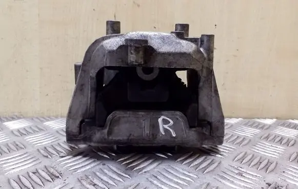 Volkswagen Golf VI Engine mount bracket 1K0199262CN