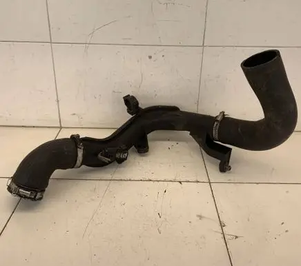 Volkswagen PASSAT B6 Intercooler hose/pipe 5N0145770A
