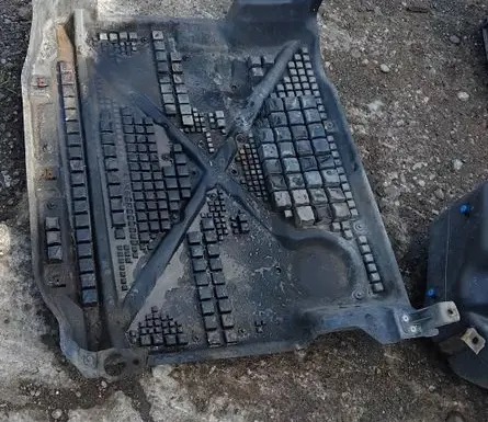 Volkswagen Crafter Engine splash shield/under tray