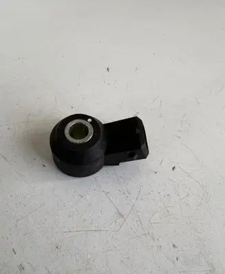 Jeep Grand Cherokee Detonation knock sensor 05033316AA 05033316A