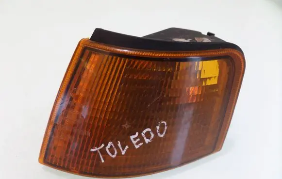 Seat Toledo I (1L) Front indicator light 961591 10881