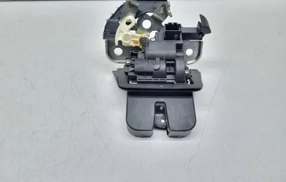 Audi A4 S4 B8 8K Tailgate/trunk/boot lock/catch/latch 