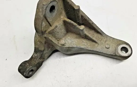Ford Focus C-MAX Engine mount bracket 3M516P093AD