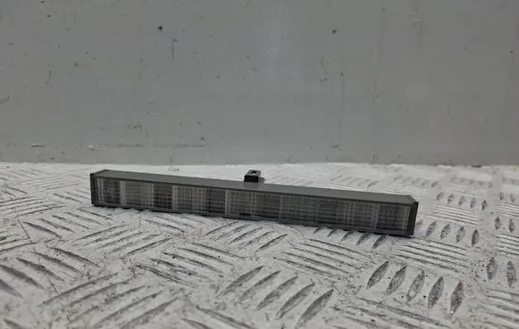 Toyota Verso Third/center stoplight 89076252 8157005100