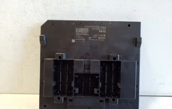 Volkswagen Tiguan Comfort/convenience module 5Q0937084DR