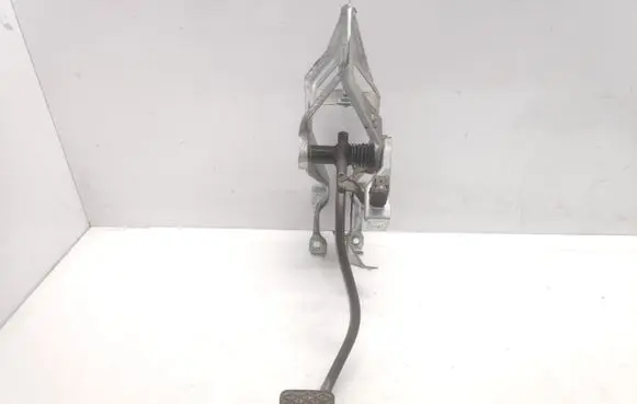 Opel Astra H Brake pedal