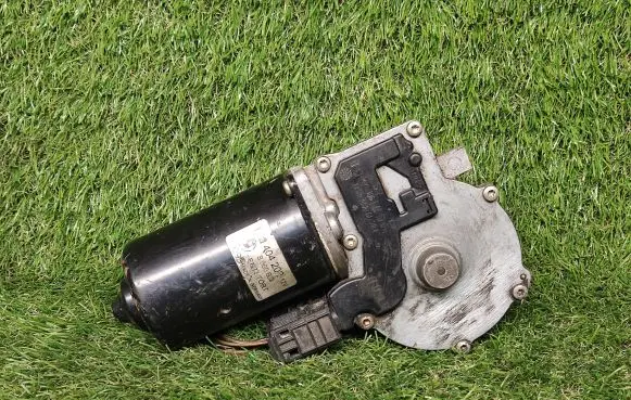 BMW 5 E39 Wiper motor 8360603 404202