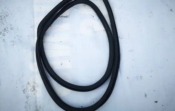 Volkswagen ID.3 Rubber seal front coupe door 