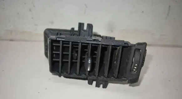Opel Mokka X Dash center air vent grill 42514220