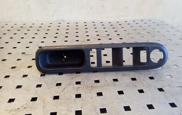 Peugeot 3008 I Front door window switch trim 