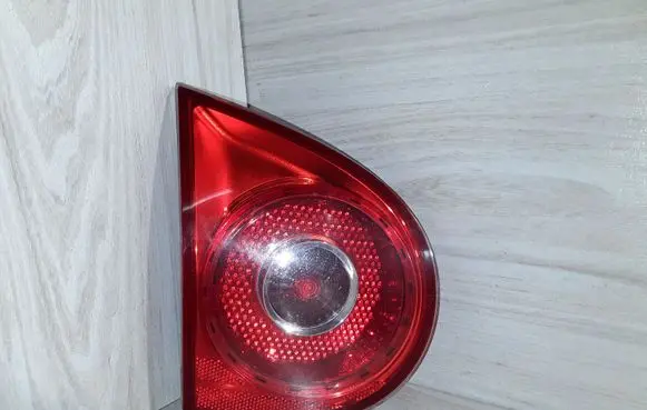 Volkswagen Golf V Tailgate rear/tail lights 1K6945093J