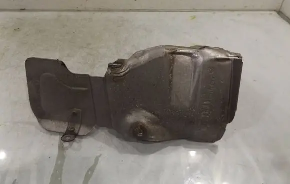Skoda Fabia Mk2 (5J) Exhaust heat shield 03D253035F