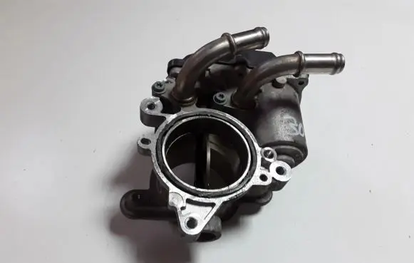 Volkswagen Golf VII Throttle valve 04L128063T