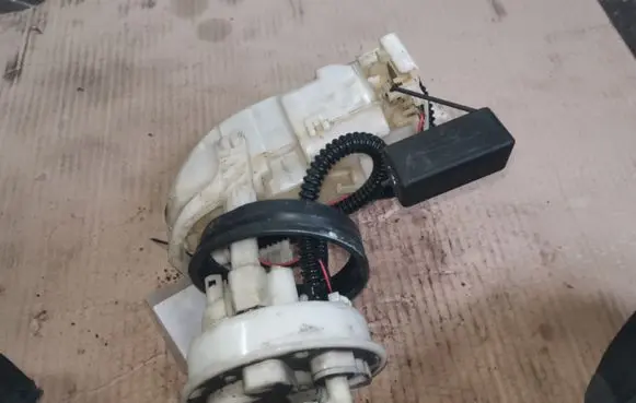 Honda Civic Fuel level sensor 1019617681