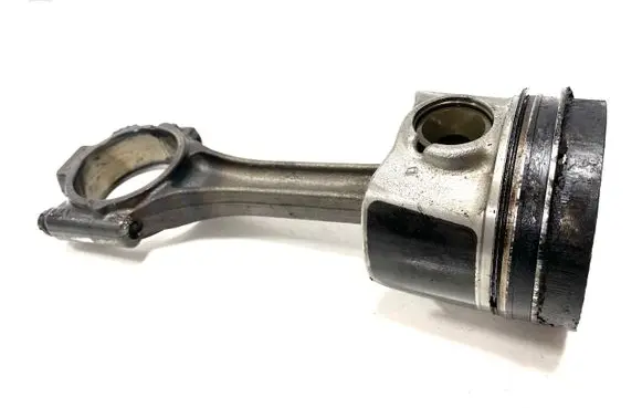 Volkswagen Golf VII Piston with connecting rod 0790X