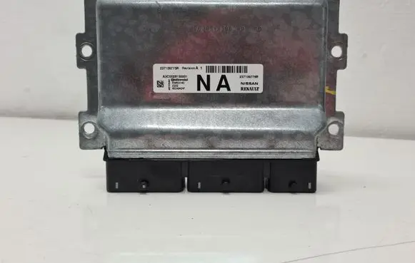 Dacia Sandero Engine control unit/module 237109775R 237109776R A3C0028150001