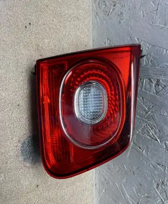 Volkswagen Tiguan Tailgate rear/tail lights 5N0945093B 063854 009692011569
