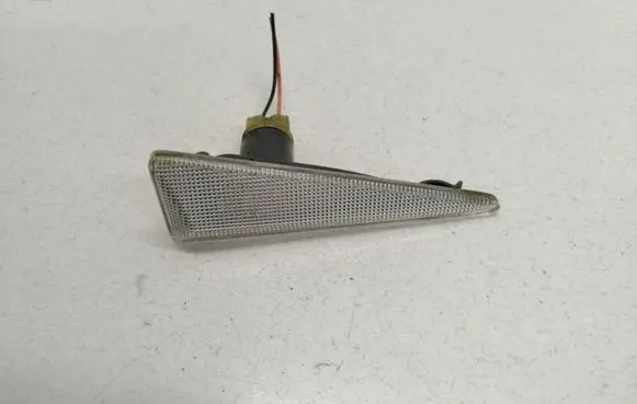 Renault Megane II Front fender indicator light 8200027150E