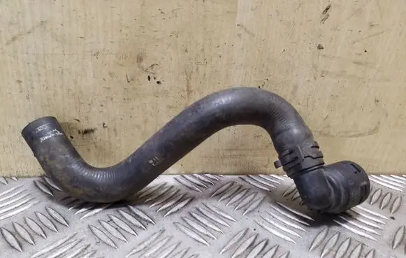 Volkswagen Touran I Engine coolant pipe/hose 1T0122073L