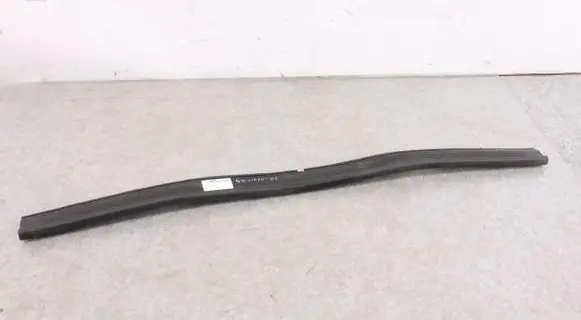 BMW M4 G82 G83 Engine compartment rubber 8075019 51768075019