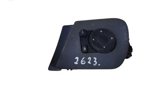 Skoda Octavia Mk2 (1Z) Wing mirror switch 1U1867185 1U1959565A
