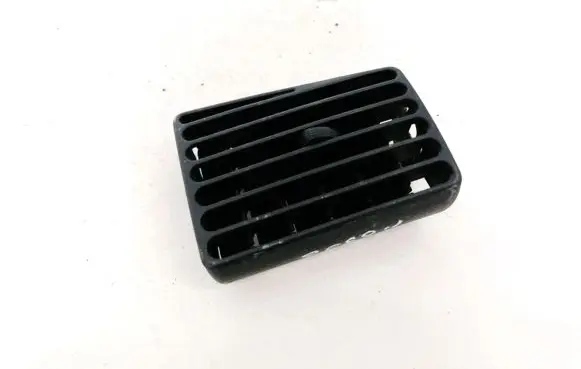 Volkswagen PASSAT B4 Dash center air vent grill 3A1819755B
