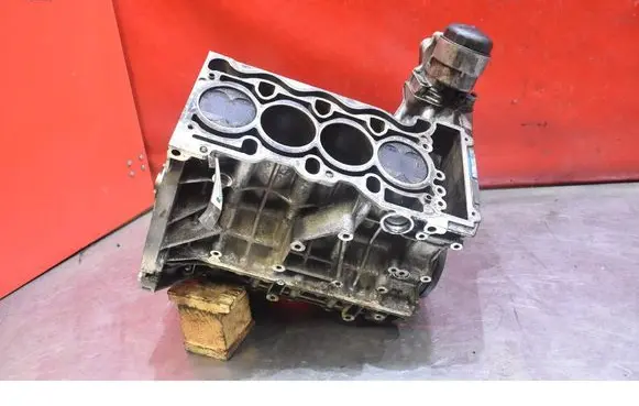 BMW 1 E81 E87 Engine block N46B20BY