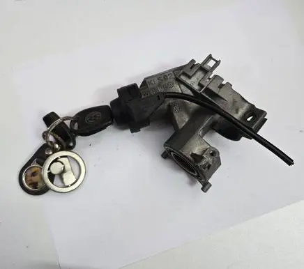 Volkswagen PASSAT B4 Ignition lock 357905851A VWLK101 1H0953723