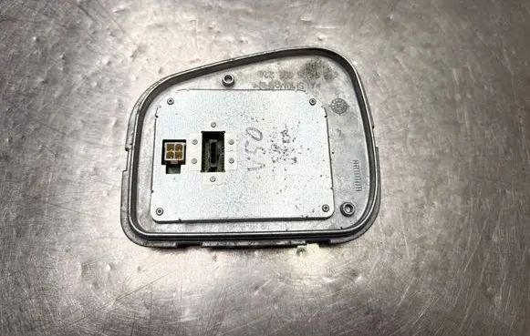 Volvo V50 Xenon control unit/module 1307329210 10EEG070044 1200VDCC5VAC