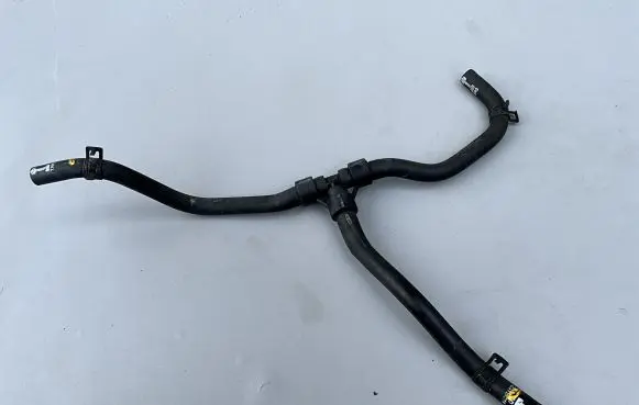 Chevrolet Camaro Coolant pipe/hose 84013642