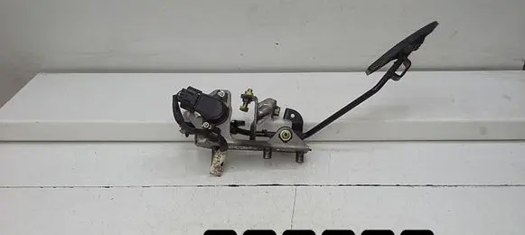 Mazda Premacy Accelerator throttle pedal cb1567sh0a