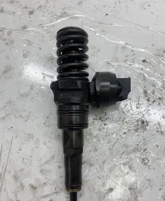Audi A3 S3 8L Fuel injector 038130073 038130073AG 0414720215