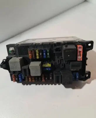 Mercedes-Benz E W211 Fuse module 2115457301