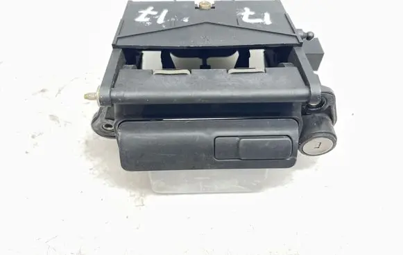 Mercedes-Benz S W220 Tailgate trunk handle 2208000775