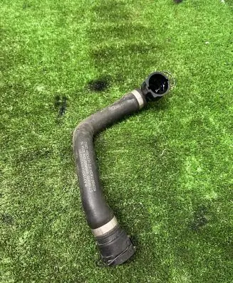 Mercedes-Benz E W213 Engine coolant pipe/hose a2135014101