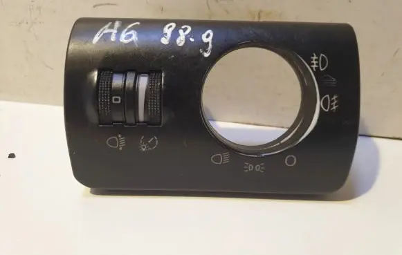 Headlight level height control switch