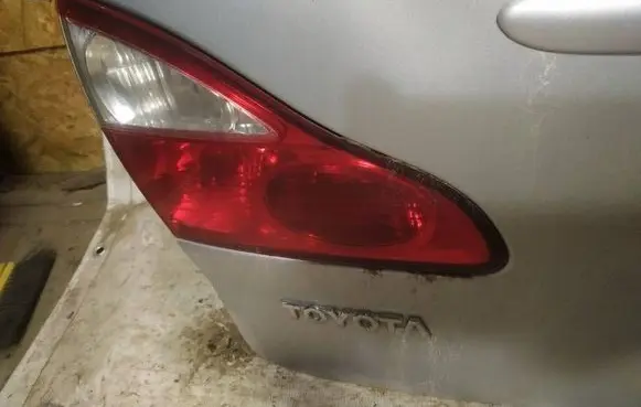 Tailgate rear/tail lights