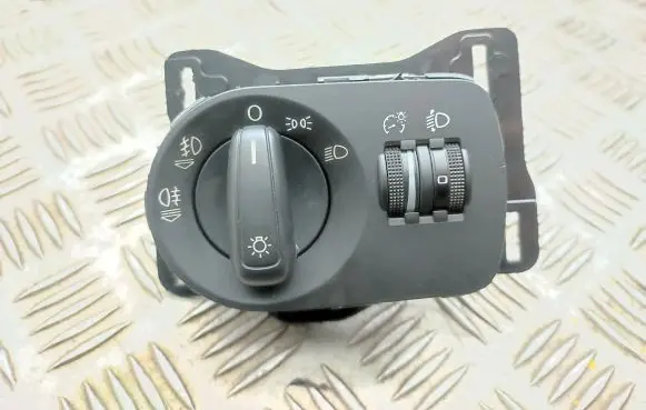 Audi A1 Light switch 8P0919094B